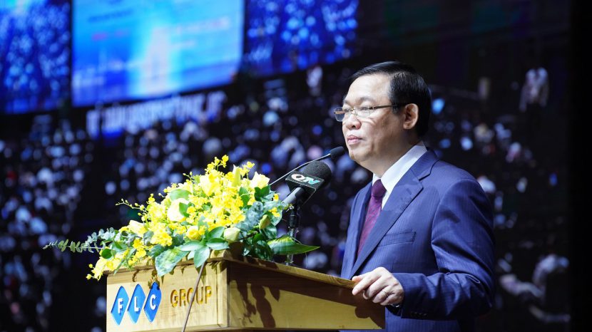 Phó thủ tướng Vương Đình Huệ phát biểu tại diễn đàn. (Ảnh: Việt Tuấn)